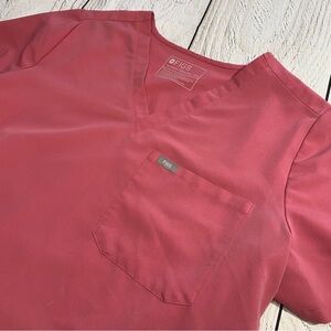 Figs Women's V-Neck Scrub Top in Pink XXL